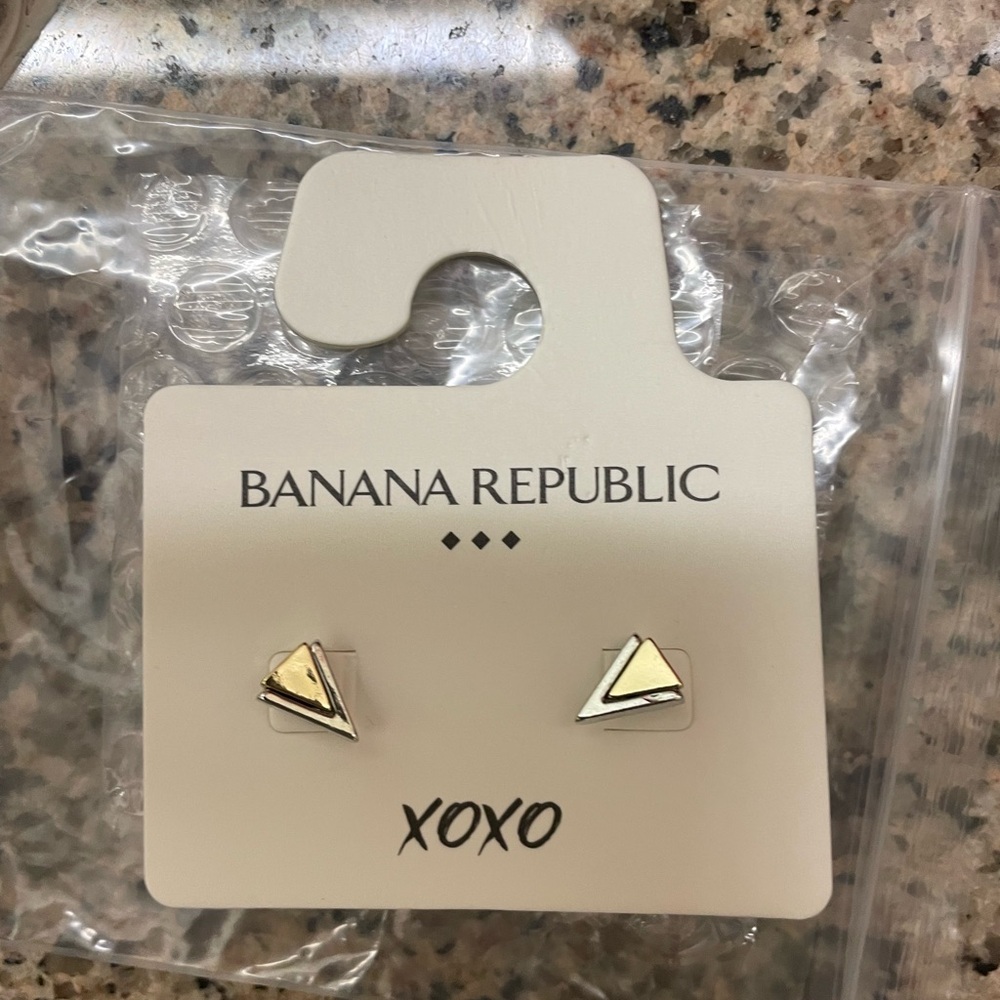 Banana Republic xoxo triangle Stud Earrings